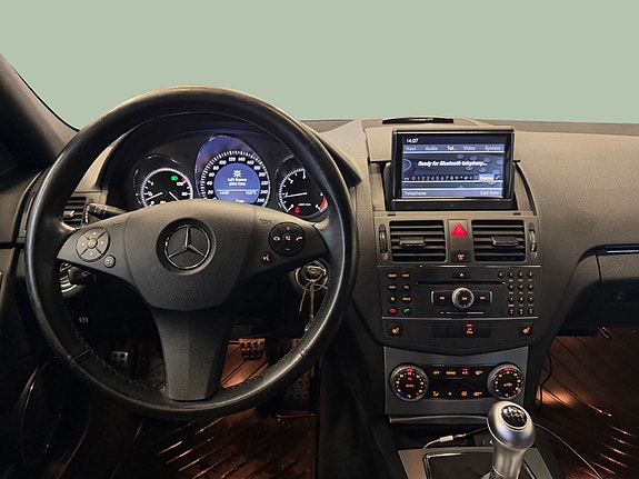 Mercedes-Benz C200 16 of 30