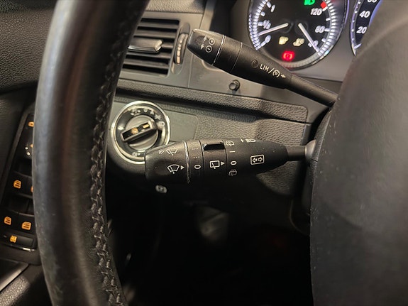 Mercedes-Benz C200 24 of 30