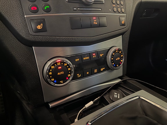 Mercedes-Benz C200 29 of 30