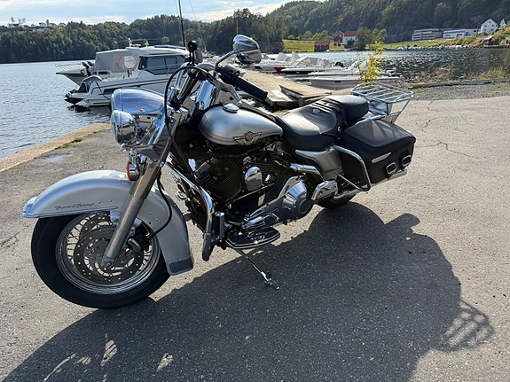 Harley-Davidson ROAD KING CLASSIC FLHRC (100th Anniversary version) 6 of 7