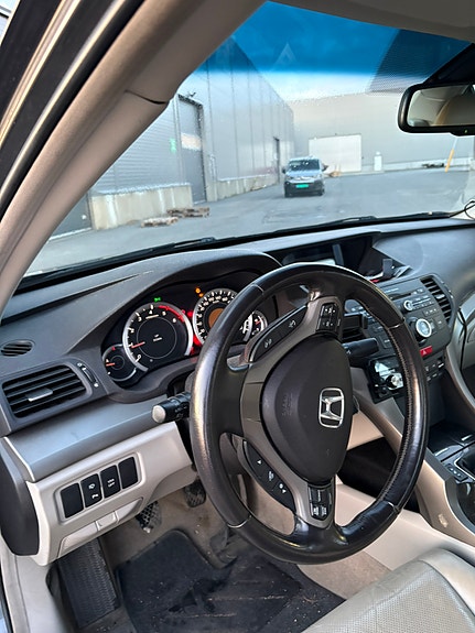 Honda Accord 8 of 12