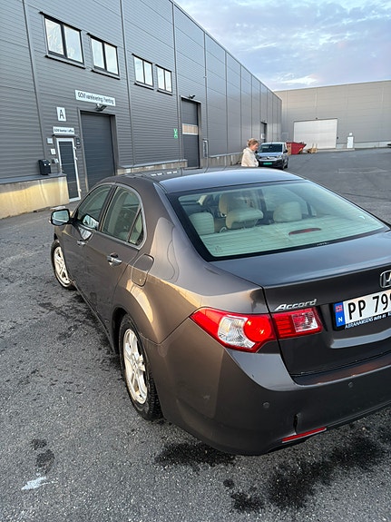 Honda Accord 5 of 12