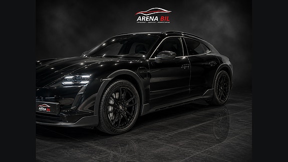 Porsche Taycan Cross Turismo 14 of 30