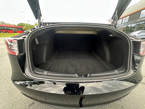 Tesla Model 3 14 of 20