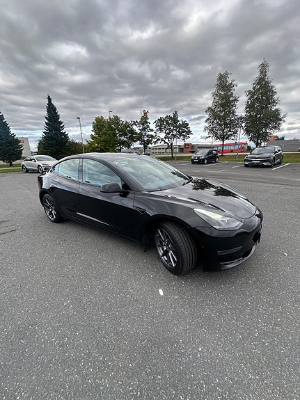 Tesla Model 3 9 of 20