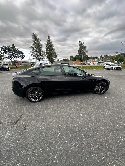 Tesla Model 3 8 of 20