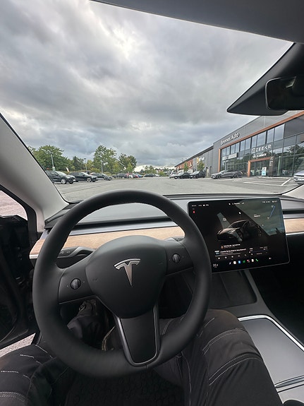 Tesla Model 3 12 of 20