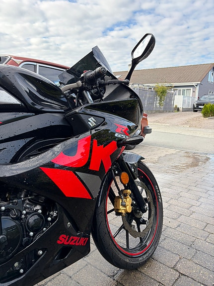 Suzuki GSX-R 125 7 of 13