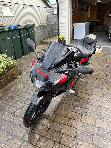 Suzuki GSX-R 125 5 of 13