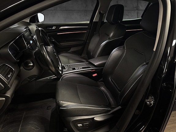 Renault Megane 13 of 16