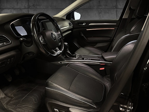 Renault Megane 12 of 16