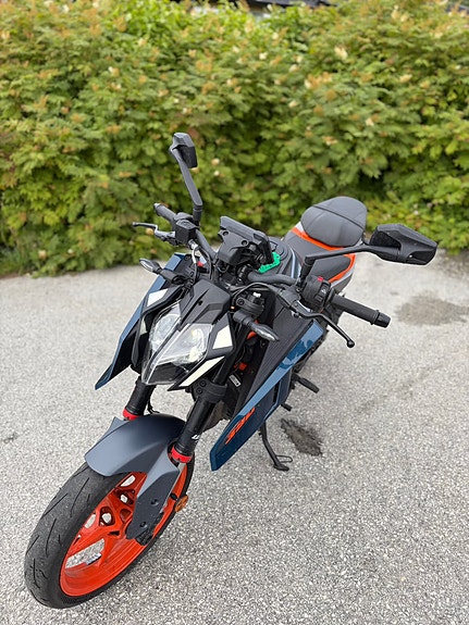 KTM 390 Duke 12 of 21