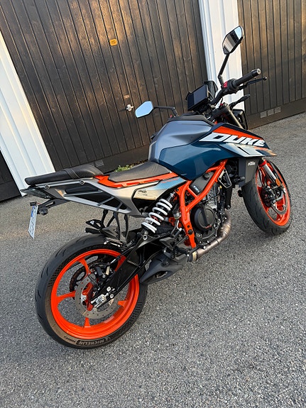 KTM 390 Duke 3 of 21