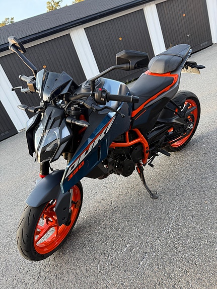 KTM 390 Duke 2 of 21