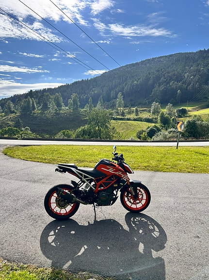 KTM 390 Duke 2 of 4