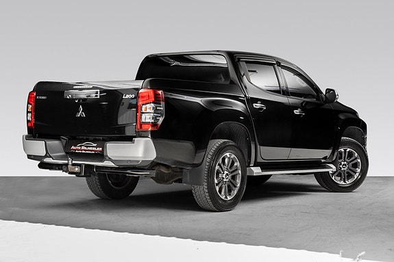 Mitsubishi L200 2 of 30