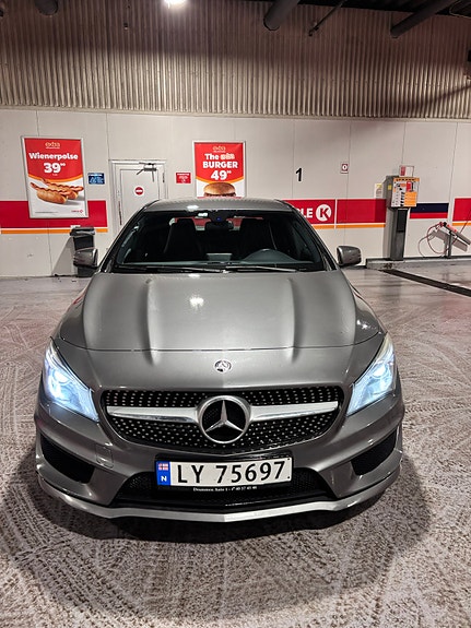 Mercedes-Benz CLA180 2 of 16