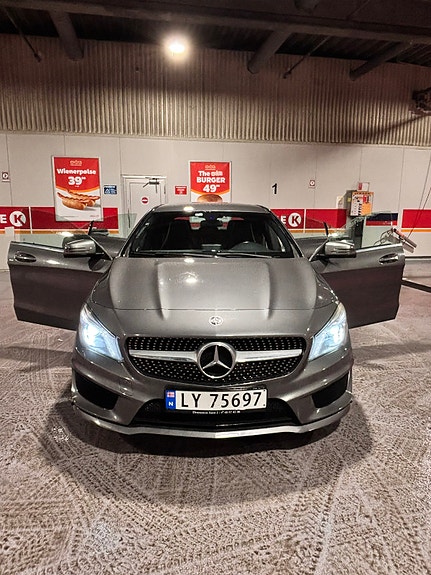 Mercedes-Benz CLA180 7 of 16