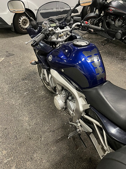 Yamaha FZ6-S Fazer 15 of 18