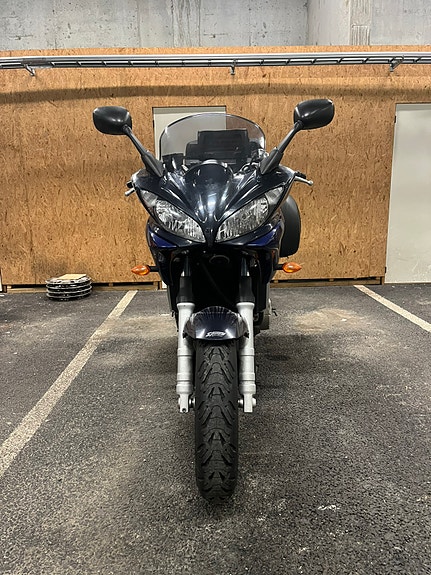 Yamaha FZ6-S Fazer 2 of 18