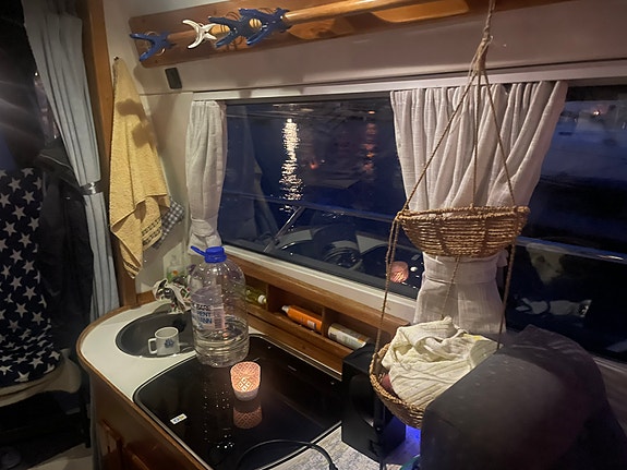 Cabincruiser 9 of 16