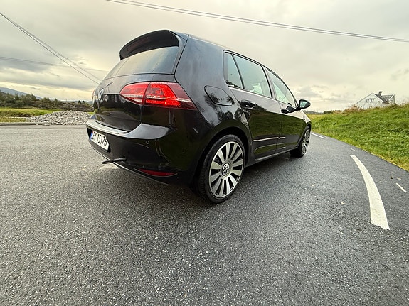 Volkswagen e-Golf VII 7 of 14