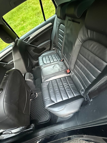 Volkswagen e-Golf VII 11 of 14