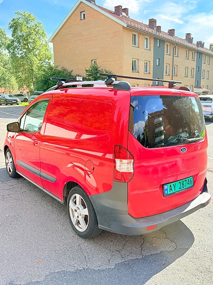 Ford Transit Courier 5 of 29