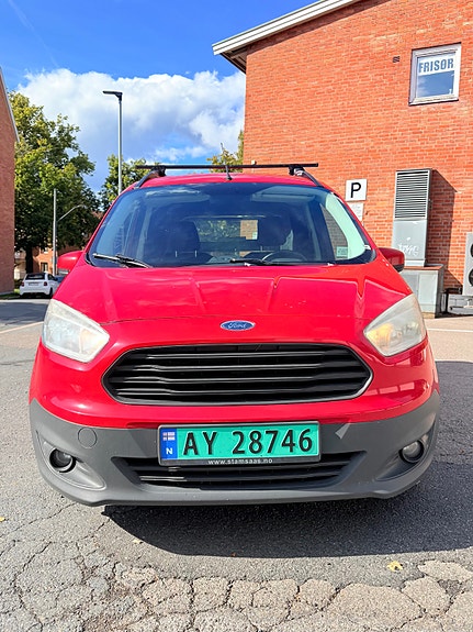 Ford Transit Courier 3 of 29