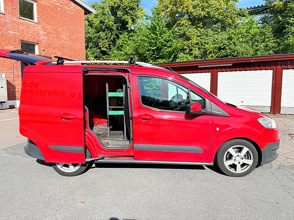 Ford Transit Courier 11 of 29