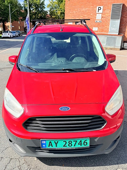 Ford Transit Courier 2 of 29