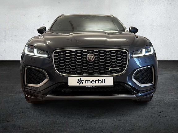 Jaguar F-PACE 2 of 30