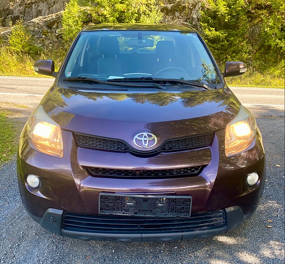 Toyota Urban Cruiser 2 of 18
