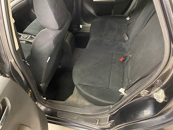 Subaru Impreza 11 of 19