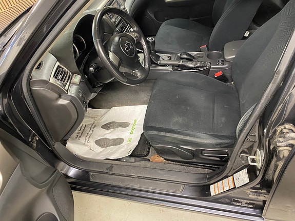 Subaru Impreza 10 of 19