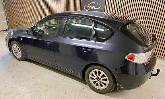 Subaru Impreza 7 of 19