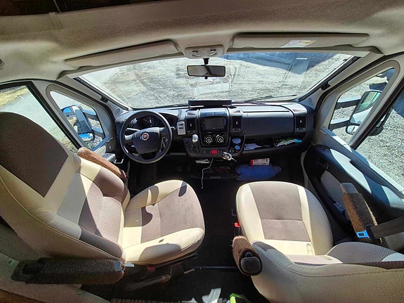Adria Coral S 670 SL 12 of 21