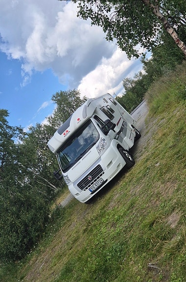 Adria Coral S 670 SL 3 of 21