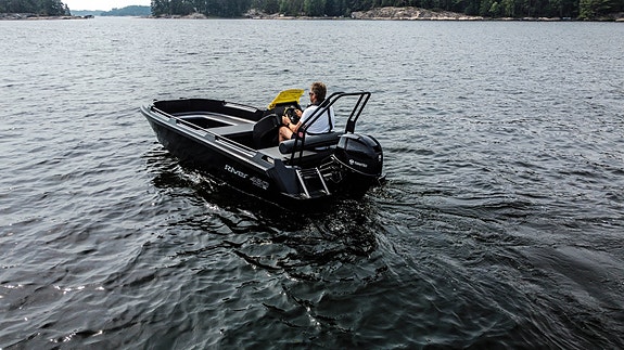 VI RYDDER ! GJØR ET KUPP RIVER 460 XR SORT MED SUZUKI 40 HK 26 of 30