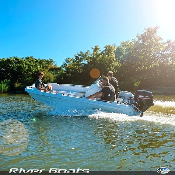 VI RYDDER ! GJØR ET KUPP RIVER 460 XR SORT MED SUZUKI 40 HK 6 of 30