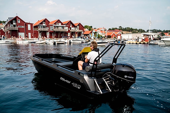 VI RYDDER ! GJØR ET KUPP RIVER 460 XR SORT MED SUZUKI 40 HK 29 of 30