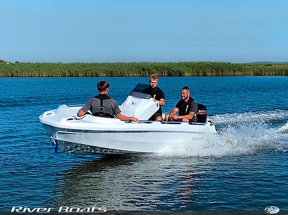 VI RYDDER ! GJØR ET KUPP RIVER 460 XR SORT MED SUZUKI 40 HK 4 of 30