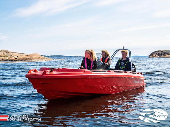 VI RYDDER ! GJØR ET KUPP RIVER 460 XR SORT MED SUZUKI 40 HK 9 of 30