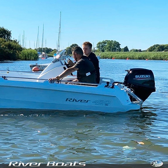 VI RYDDER ! GJØR ET KUPP RIVER 460 XR SORT MED SUZUKI 40 HK 5 of 30
