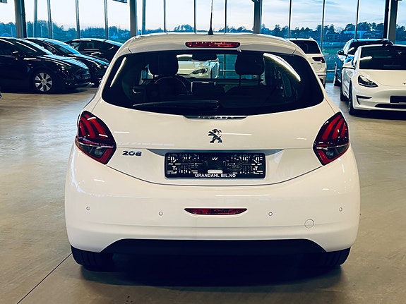 Peugeot 208 6 of 13
