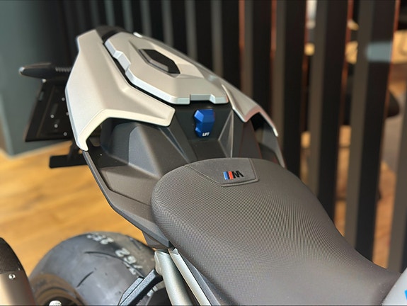 BMW M 1000 R - Kampanje! Spar 15 000 kr 11 of 17