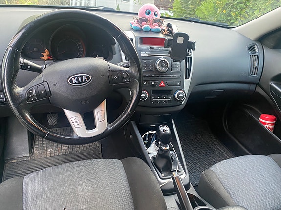 Kia Ceed 4 of 9