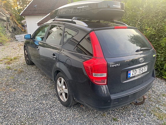 Kia Ceed 2 of 9