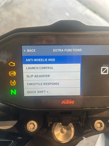 KTM 1290 Super Duke R 13 of 19
