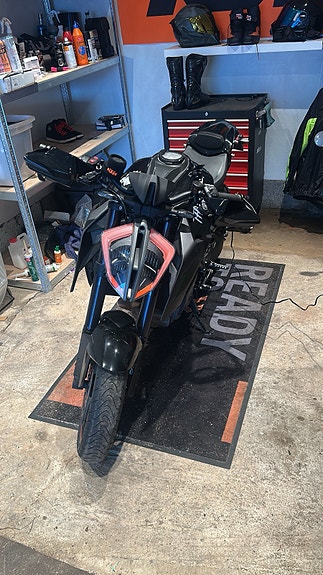 KTM 1290 Super Duke R 19 of 19